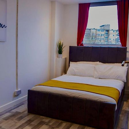 ロンドン2 Bed With Free Parkingアパートメント エクステリア 写真