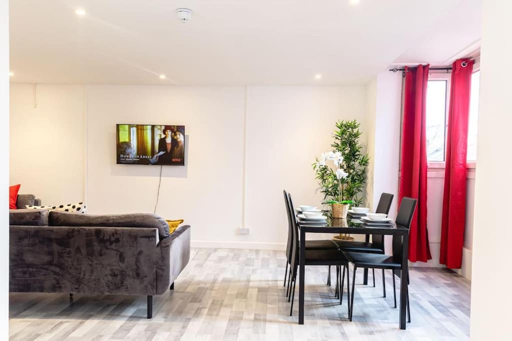 ロンドン2 Bed With Free Parkingアパートメント エクステリア 写真