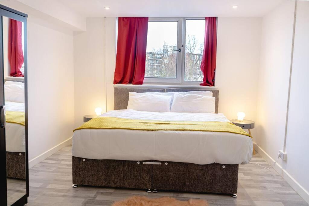ロンドン2 Bed With Free Parkingアパートメント エクステリア 写真